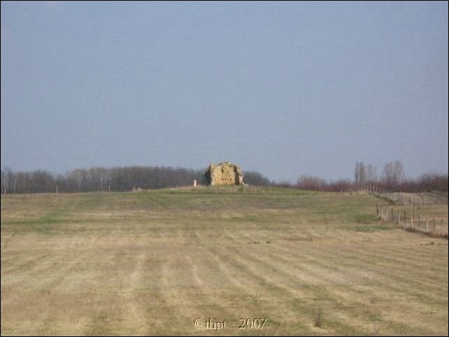 pusztatemplomrom01.jpg