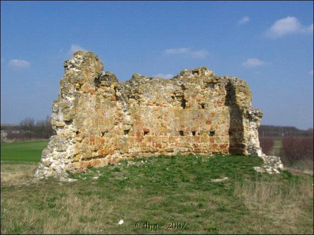 pusztatemplomrom06.jpg
